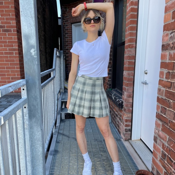 Meet your Posher, Lauren - Picture 3 of 14